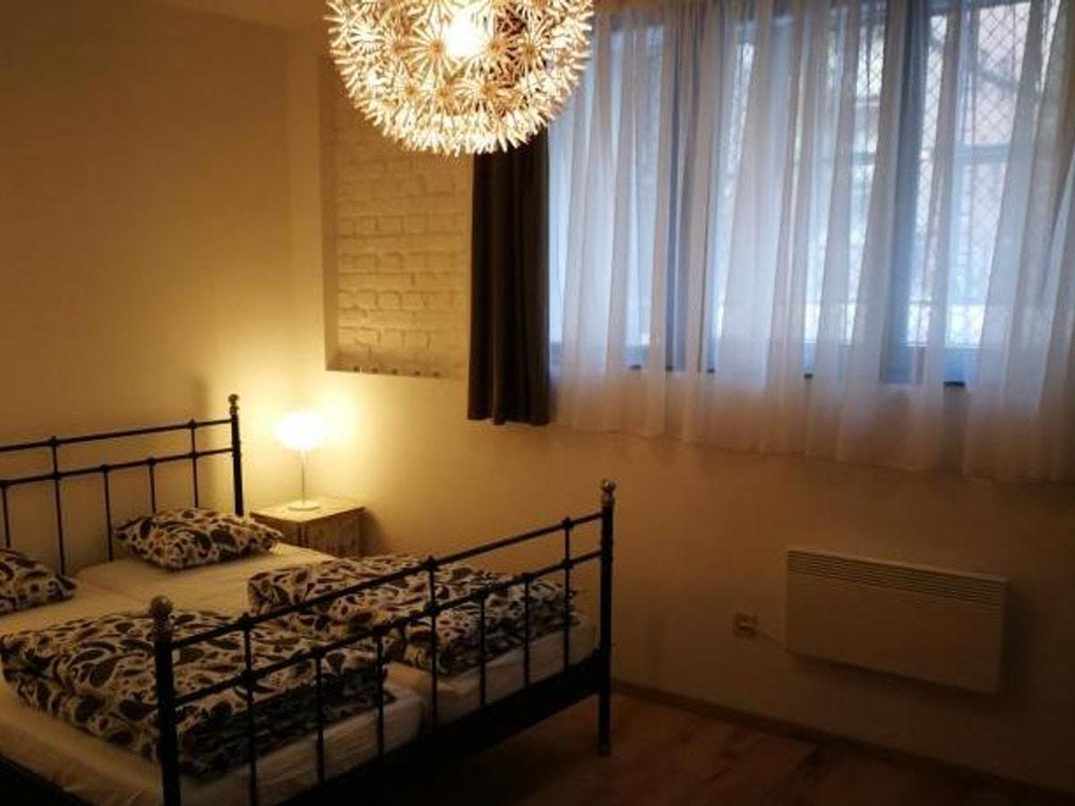 Meghitt búvóhely / Bíbor búvóhely - Budapest XIII. képernyőfotó