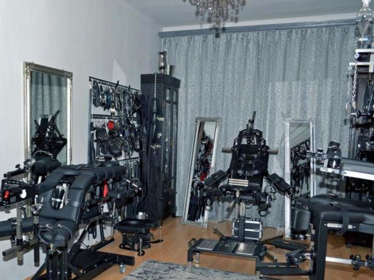 Alba Domina Apartment - BDSM Studio - Székesfehérvár képernyőfotó